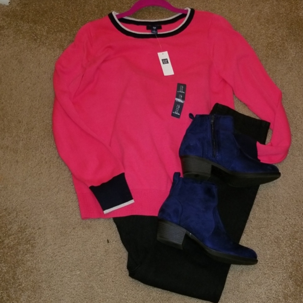 NWT STRIPED NECK GAP SWEATER SZ. L